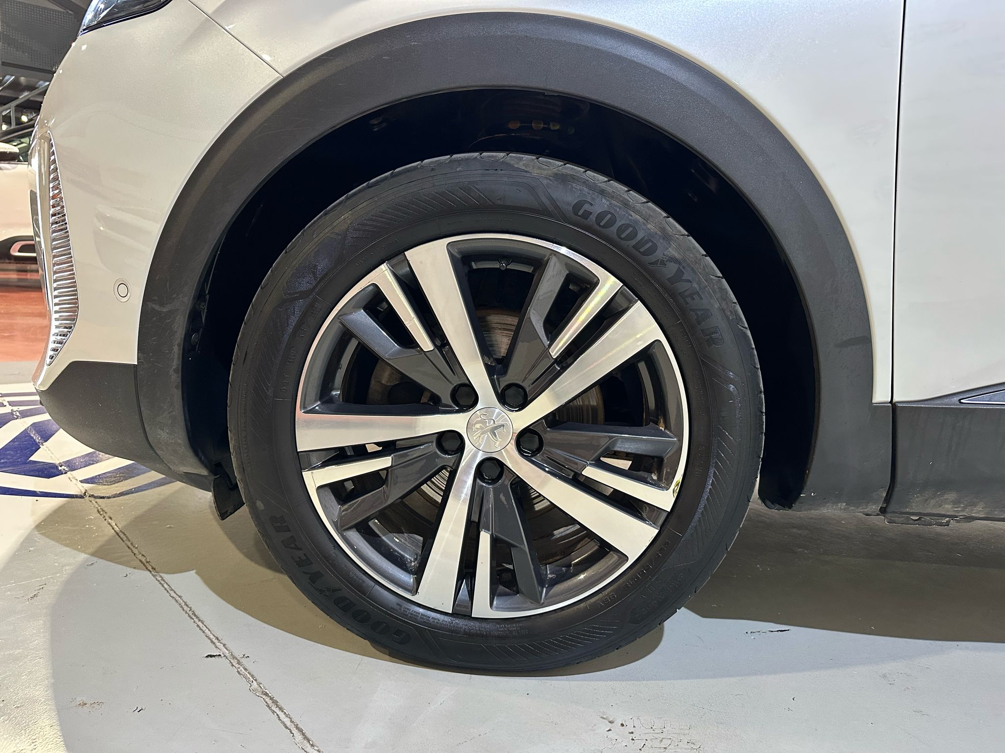 PEUGEOT 5008 1.5 BlueHDI ALLURE PACK